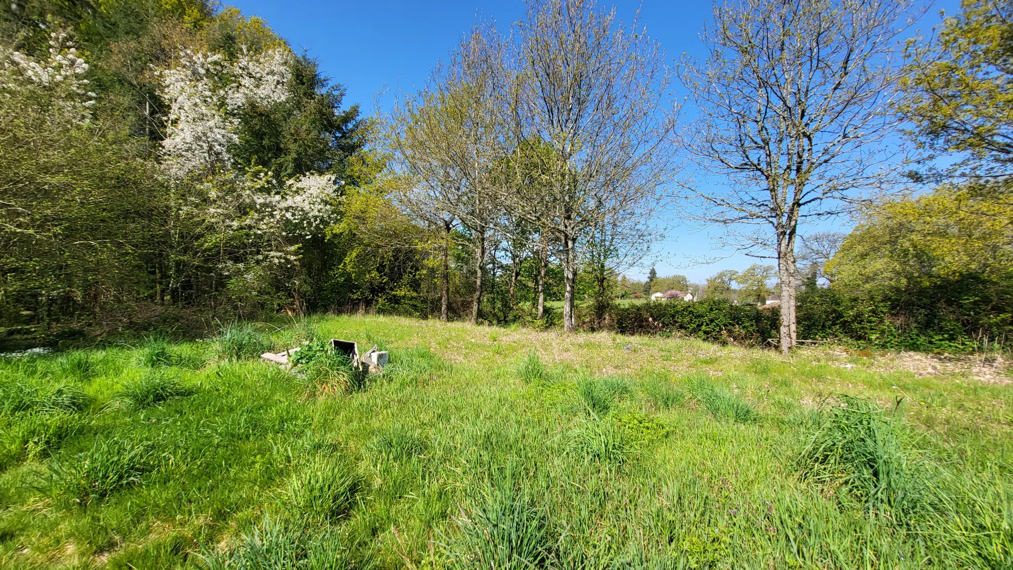 Maison avec dépendances, terrain 1400m2 à St Cyr 