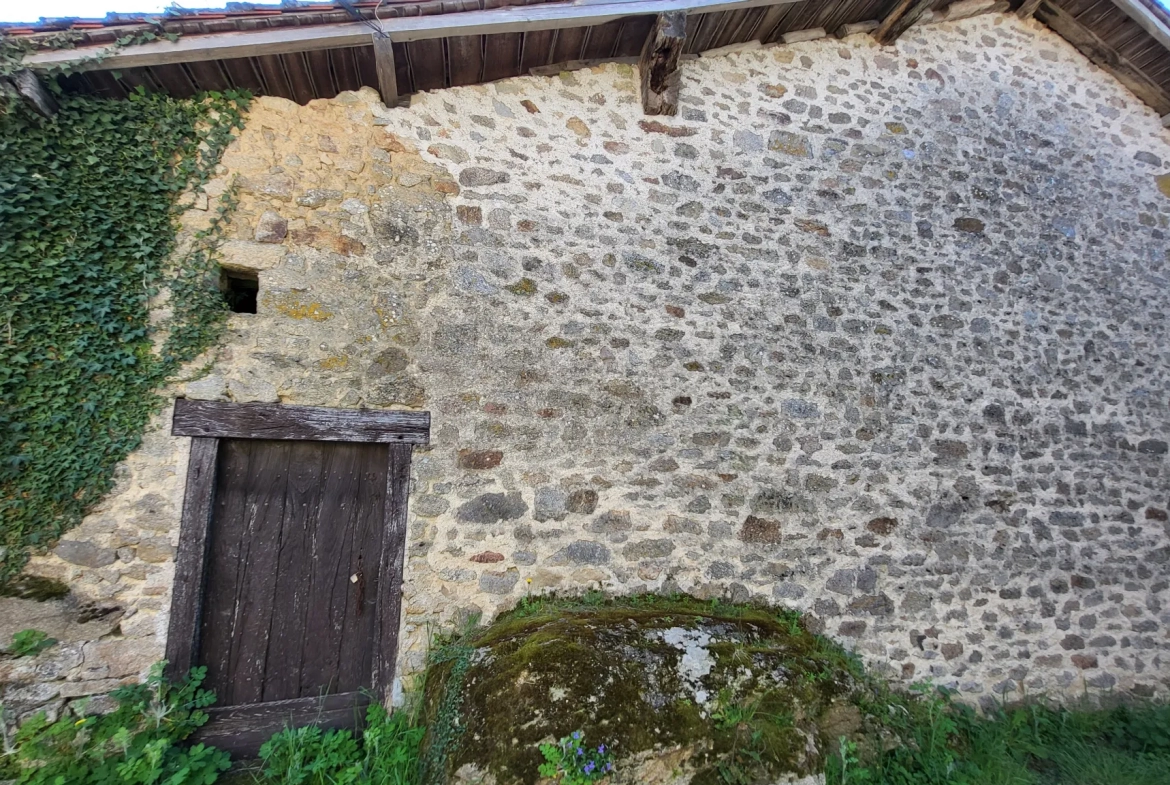 Maison avec dépendances, terrain 1400m2 à St Cyr 