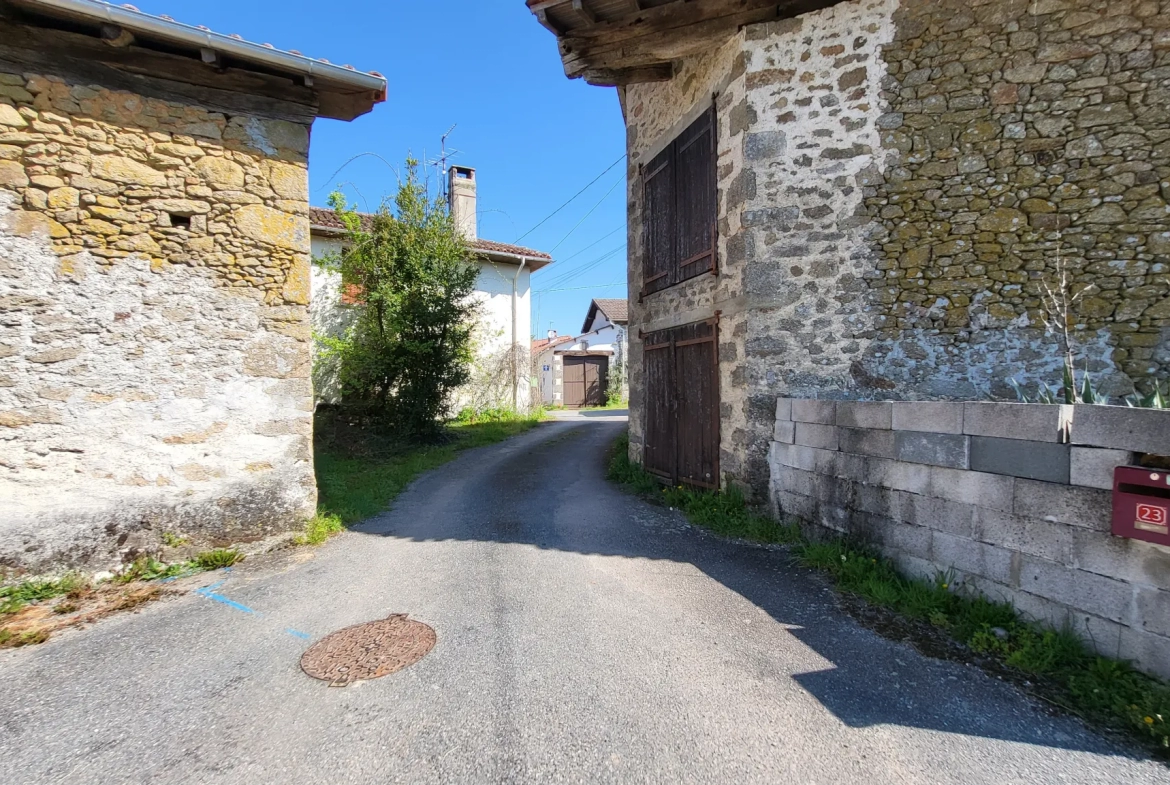 Maison avec dépendances, terrain 1400m2 à St Cyr 