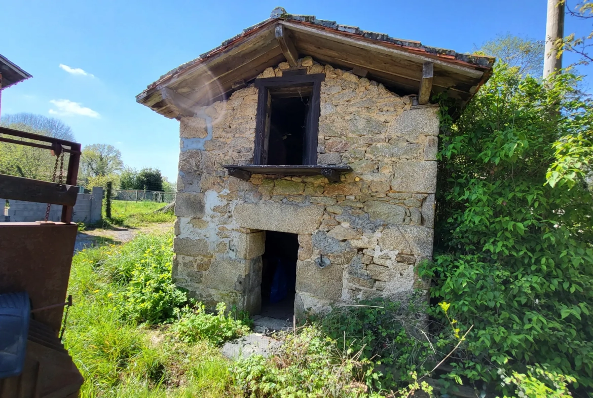 Maison avec dépendances, terrain 1400m2 à St Cyr 