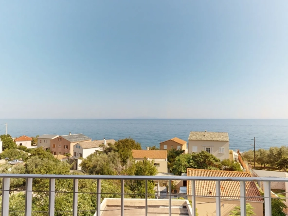 Appartement au cœur d'Erbalunga avec vue mer et montagne