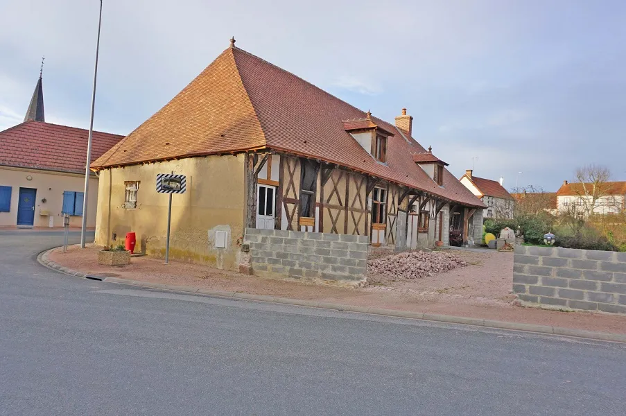 Maison du 17ème à colombage en cours de rénovation - 20 minutes de Digoin