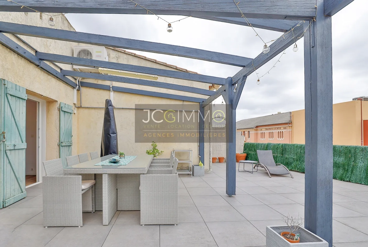 Appartement F3 avec terrasse de 115 m2 - Centre de La Crau 