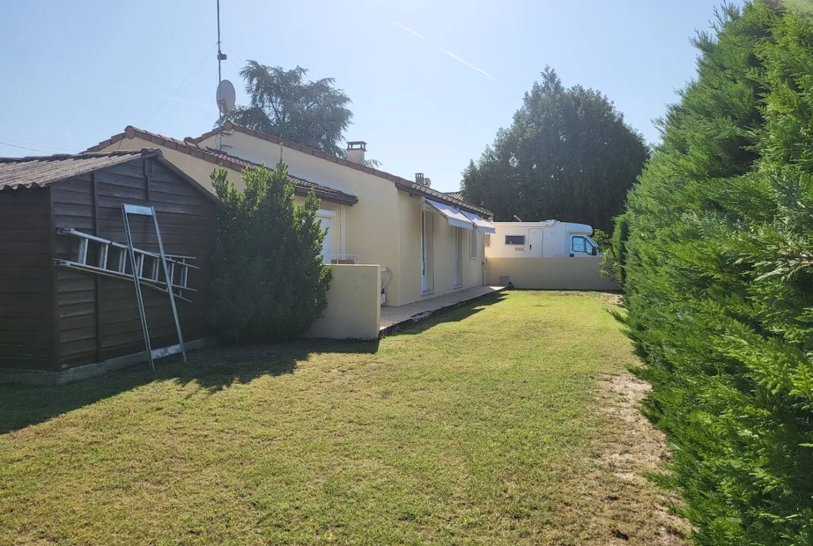 Maison Traditionnelle Plain-pied 95m2 avec Jardin à Preignac 