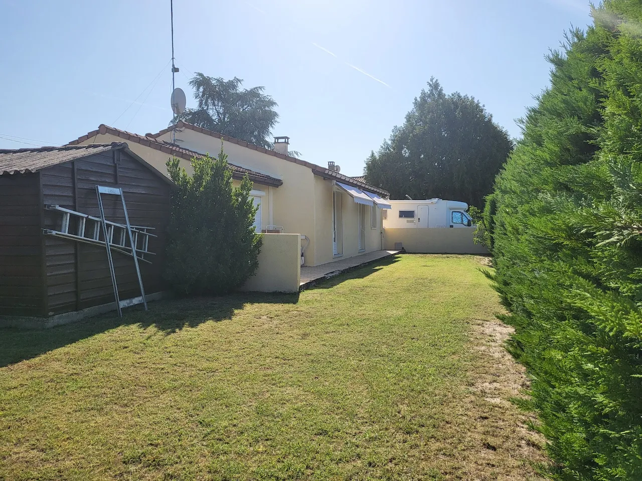 Maison Traditionnelle Plain-pied 95m2 avec Jardin à Preignac 