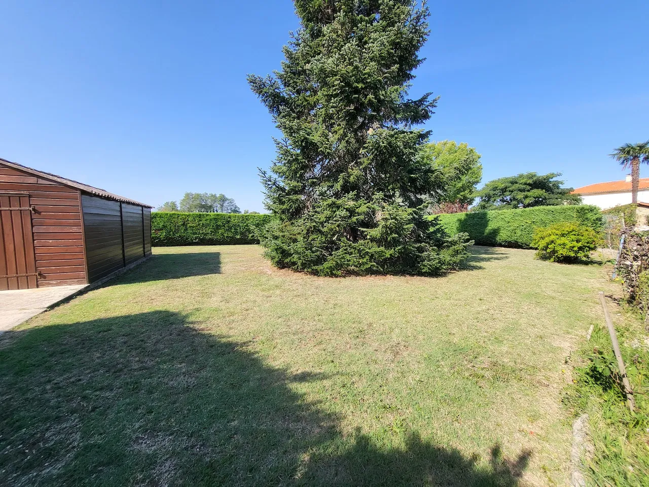 Maison Traditionnelle Plain-pied 95m2 avec Jardin à Preignac 