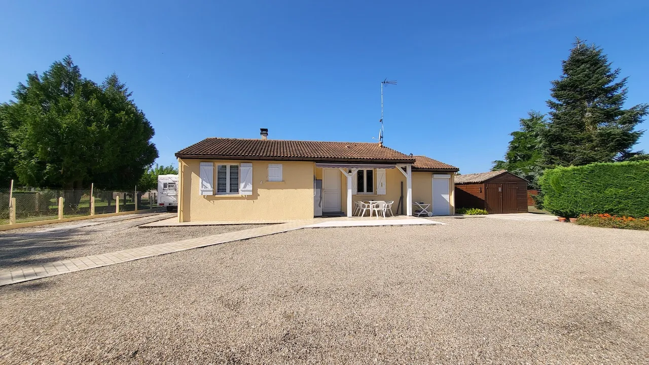 Maison Traditionnelle Plain-pied 95m2 avec Jardin à Preignac 