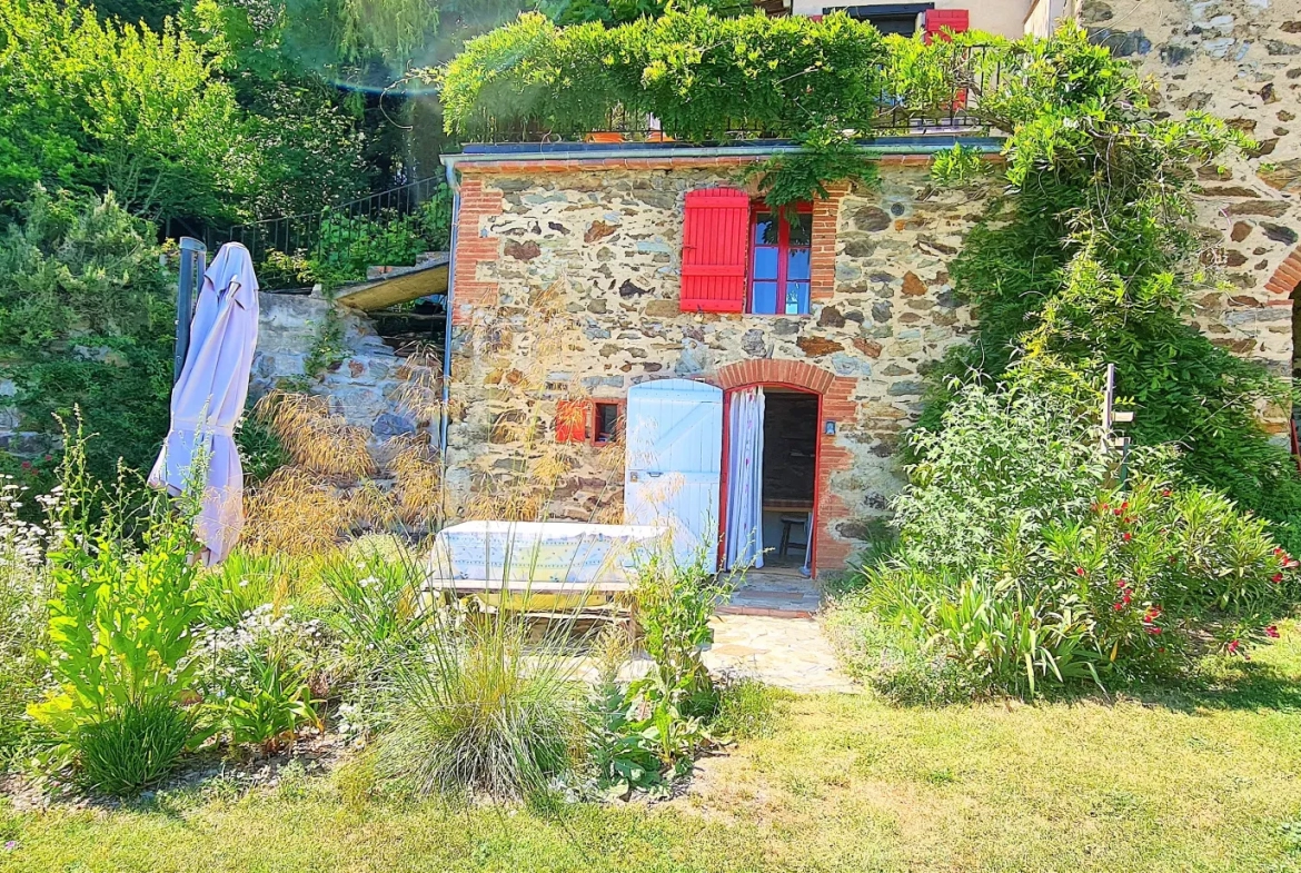 Maison de campagne avec 3 chambres et grande terrasse à Saint-Marsal 