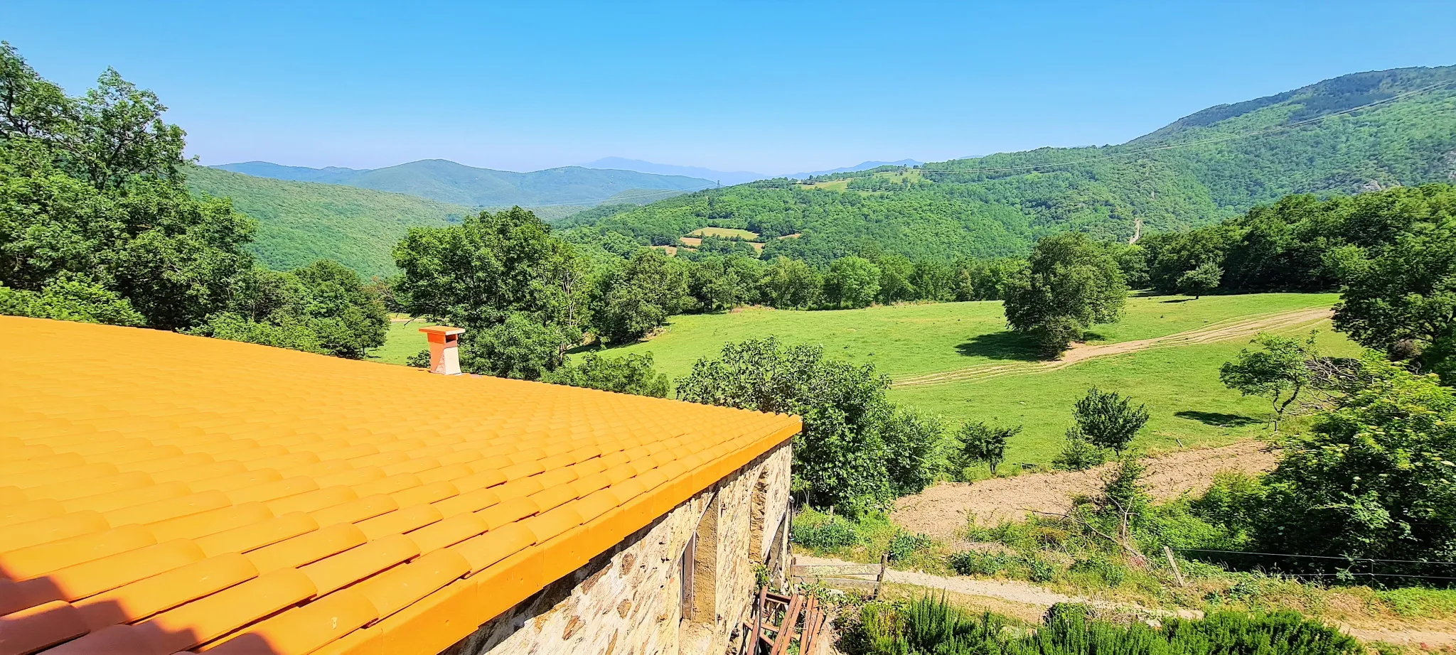 Maison de campagne avec 3 chambres et grande terrasse à Saint-Marsal 