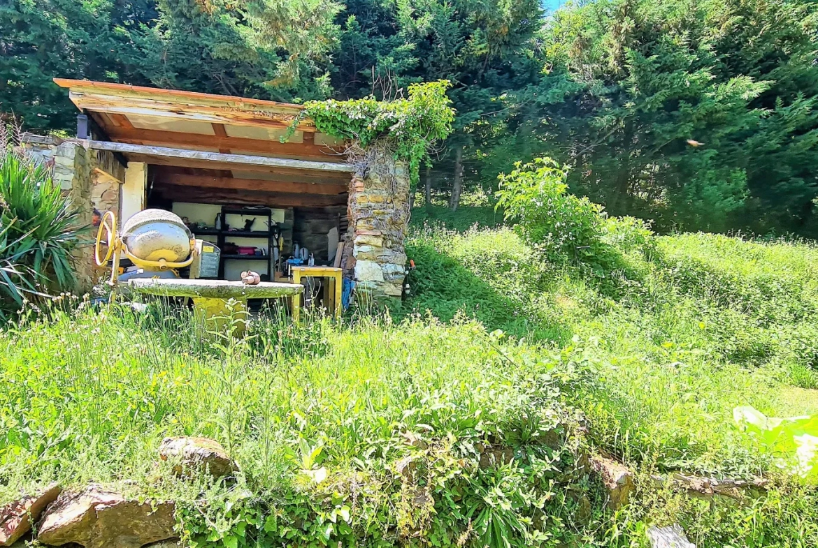 Maison de campagne avec 3 chambres et grande terrasse à Saint-Marsal 