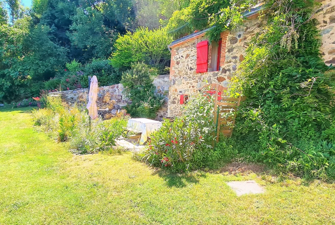 Maison de campagne avec 3 chambres et grande terrasse à Saint-Marsal 