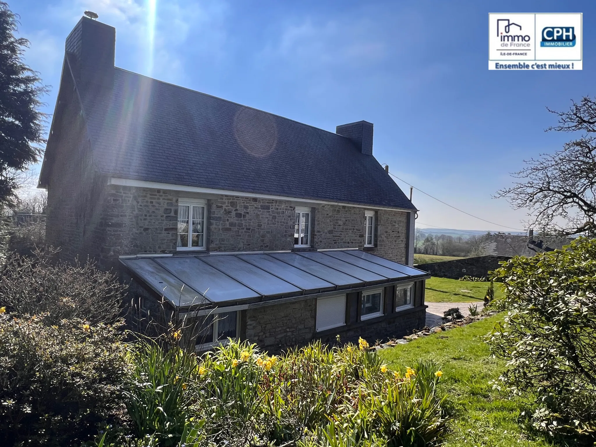 Jolie maison en pierre secteur Villers-Bocage à Le Mesnil Auzouf 