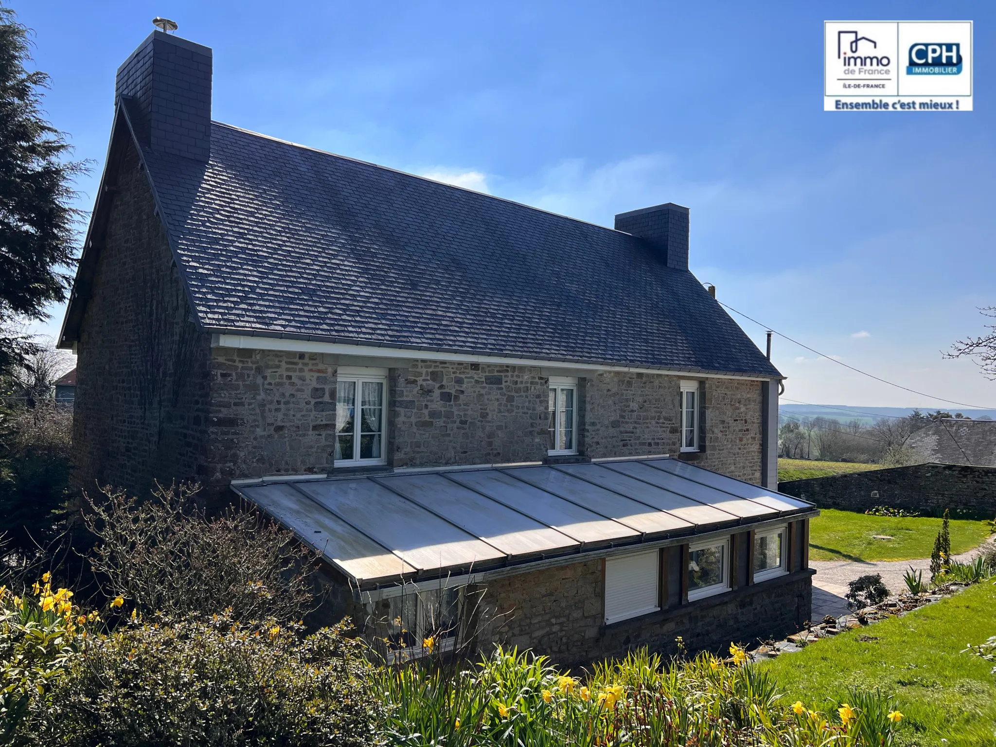 Jolie maison en pierre secteur Villers-Bocage à Le Mesnil Auzouf 