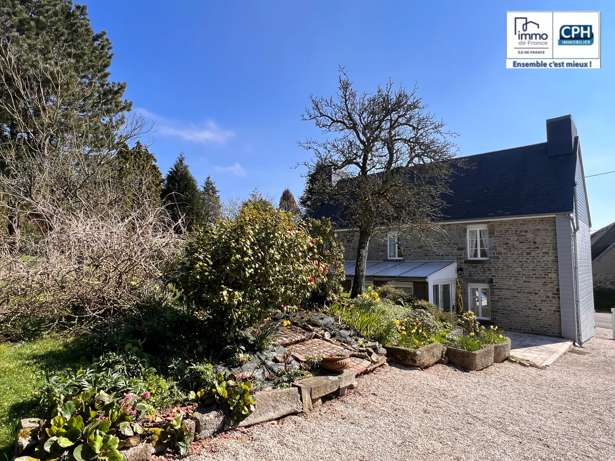 Jolie maison en pierre secteur Villers-Bocage à Le Mesnil Auzouf 