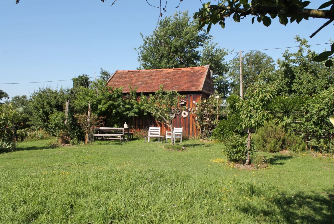 Jolie fermette près de la forêt de Tronçais avec grange sur un grand terrain 