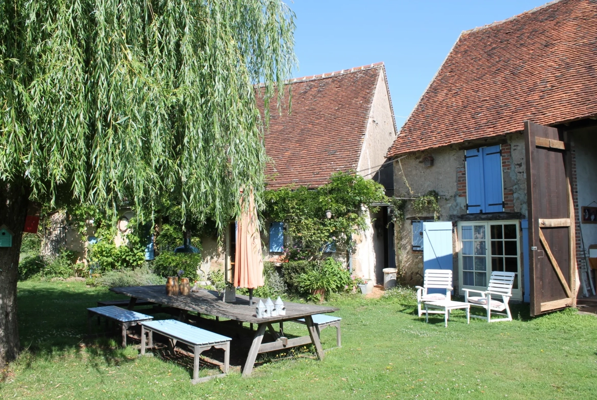 Jolie fermette près de la forêt de Tronçais avec grange sur un grand terrain 