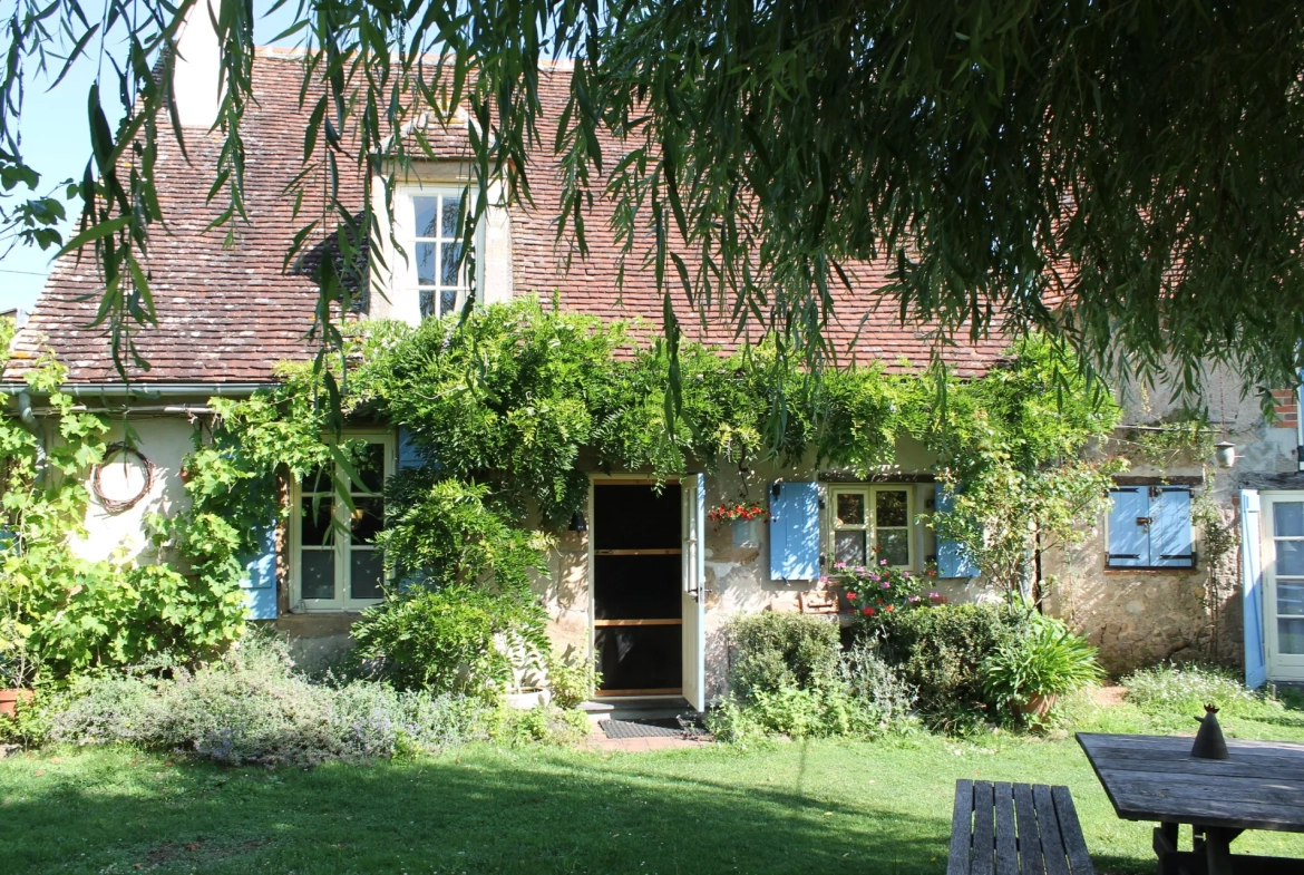 Jolie fermette près de la forêt de Tronçais avec grange sur un grand terrain 