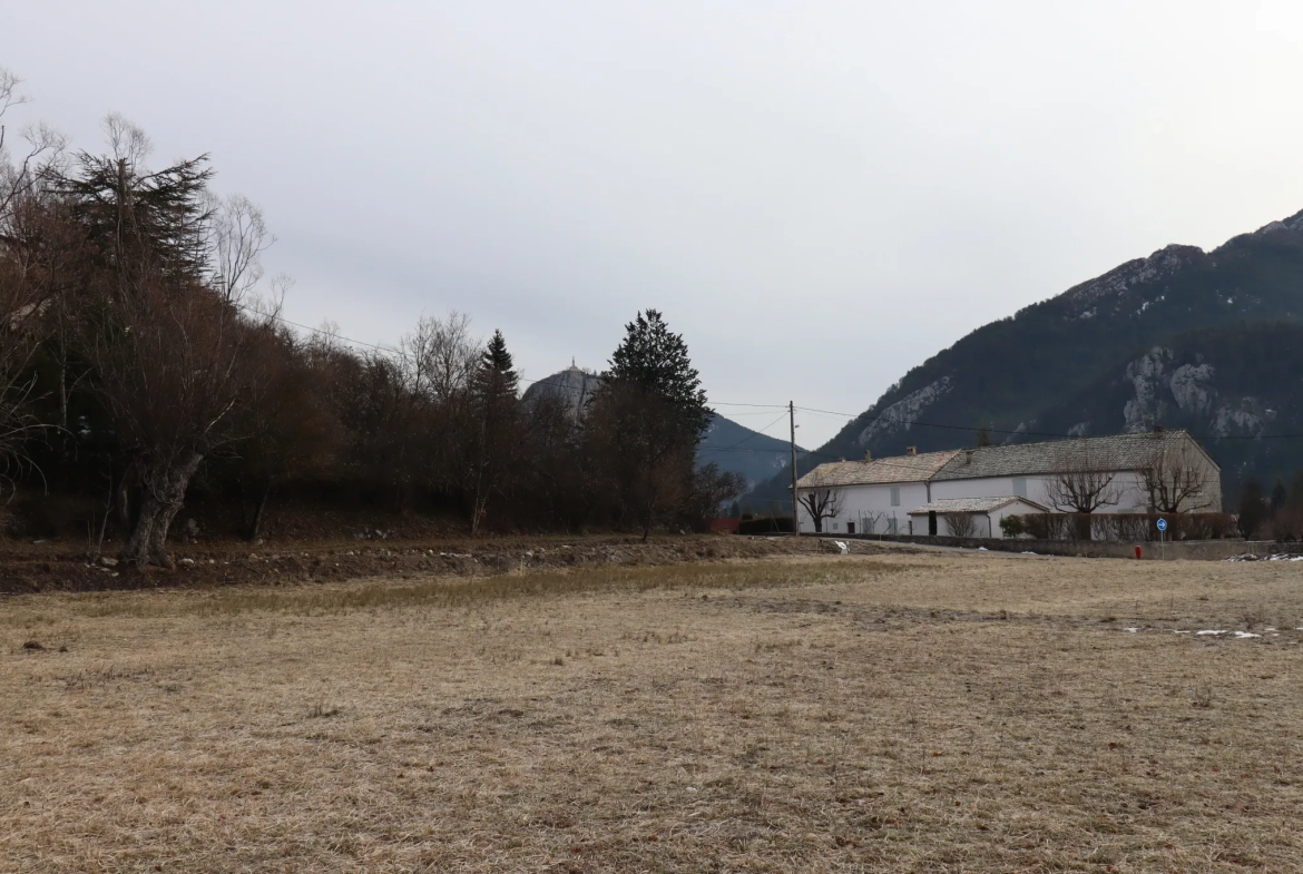 Terrain à bâtir au calme - proche du centre-ville 