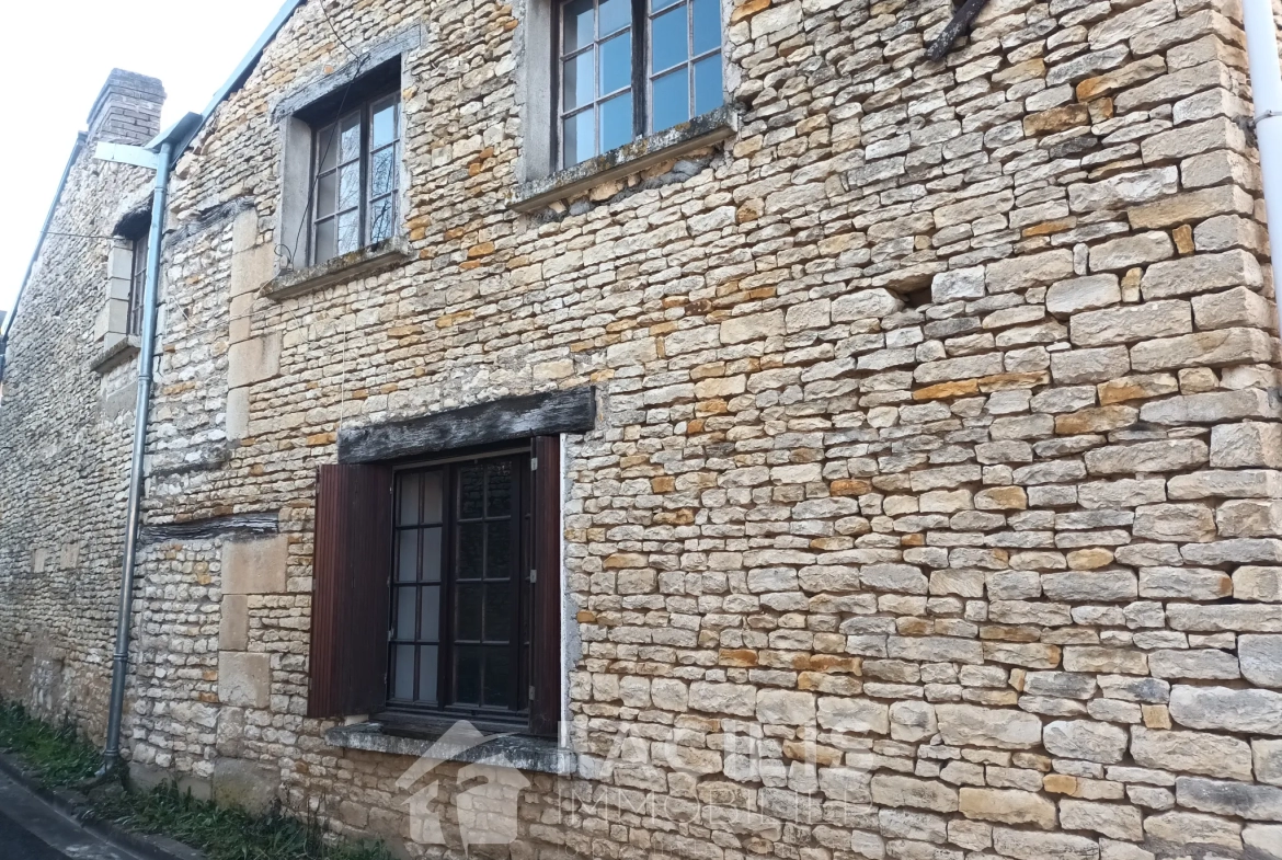 Maison de 145 m2 avec jardin proche des commodités 