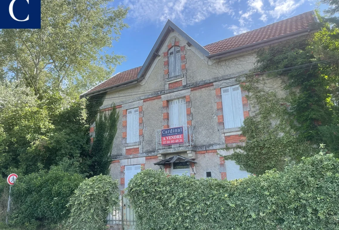 Cachet architectural ! Maison en bord de rivière à vendre à Razac sur l isle 