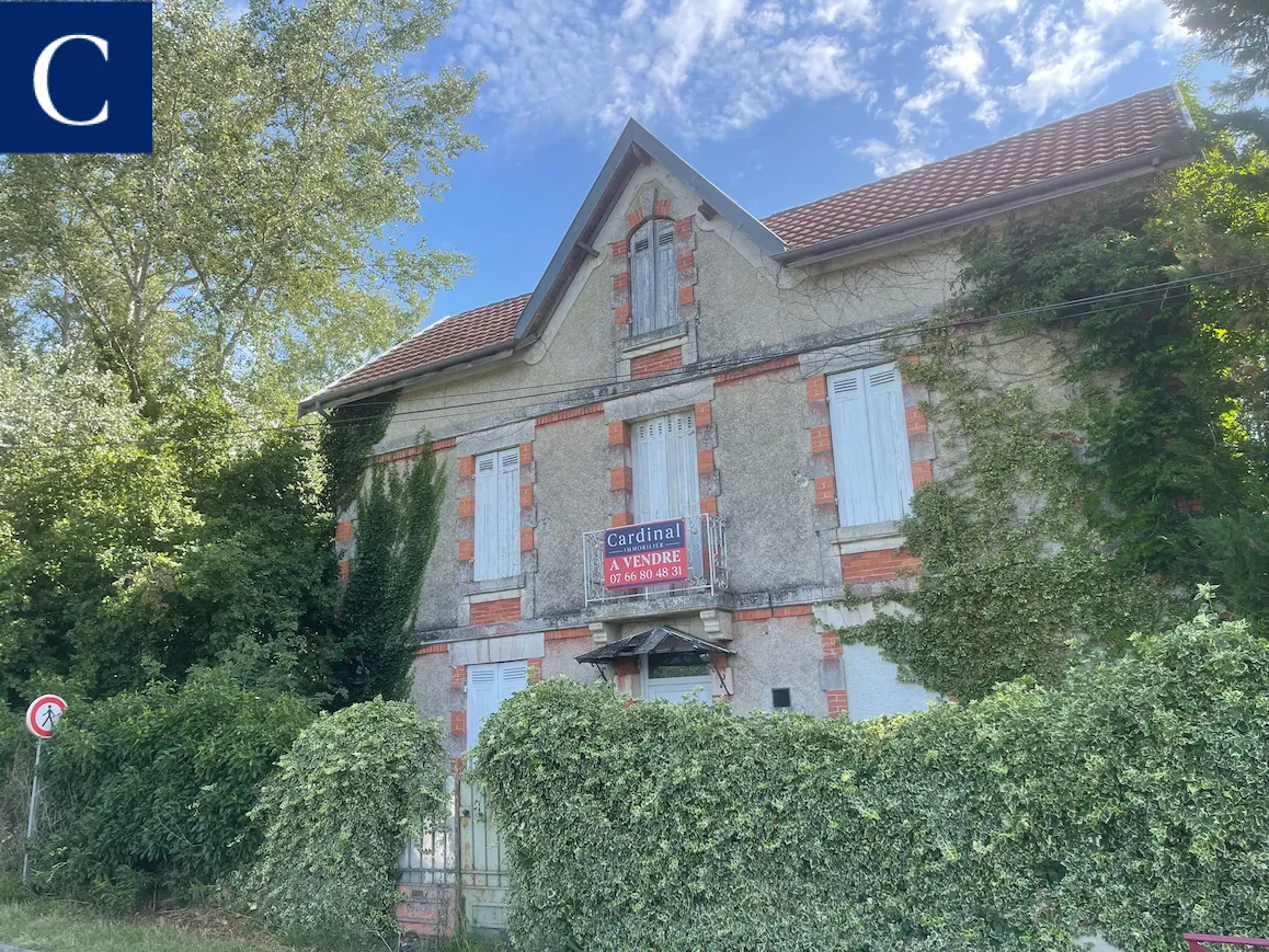 Cachet architectural ! Maison en bord de rivière à vendre à Razac sur l isle 