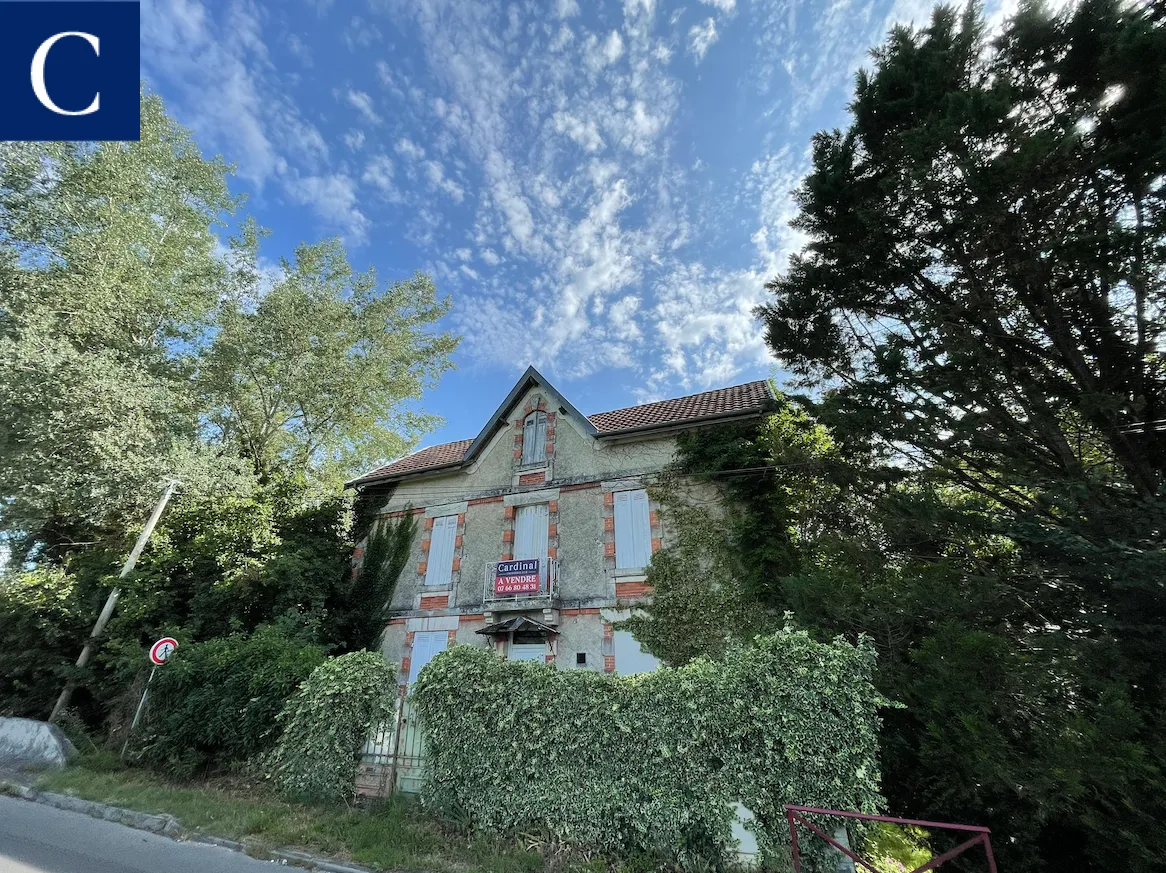 Cachet architectural ! Maison en bord de rivière à vendre à Razac sur l isle 