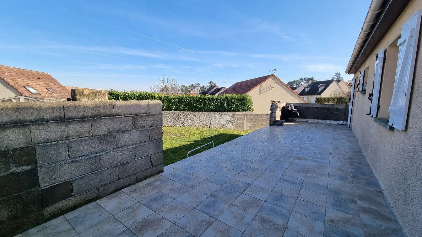 Pont sur Yonne - Pavillon de plain-pied avec sous-sol et terrasse 