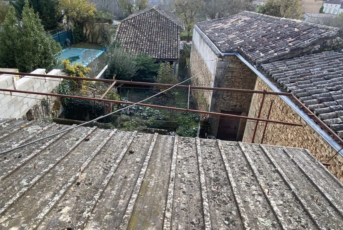 Maison de village à Lacapelle-Biron avec jardin 