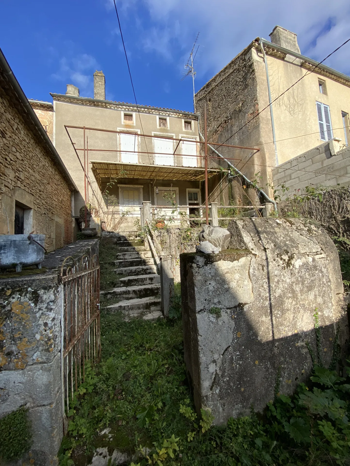 Maison de village à Lacapelle-Biron avec jardin 