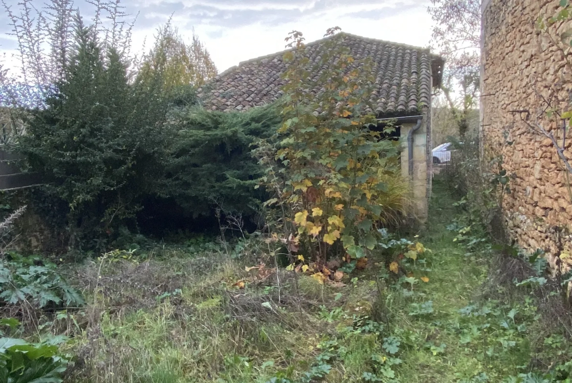 Maison de village à Lacapelle-Biron avec jardin 