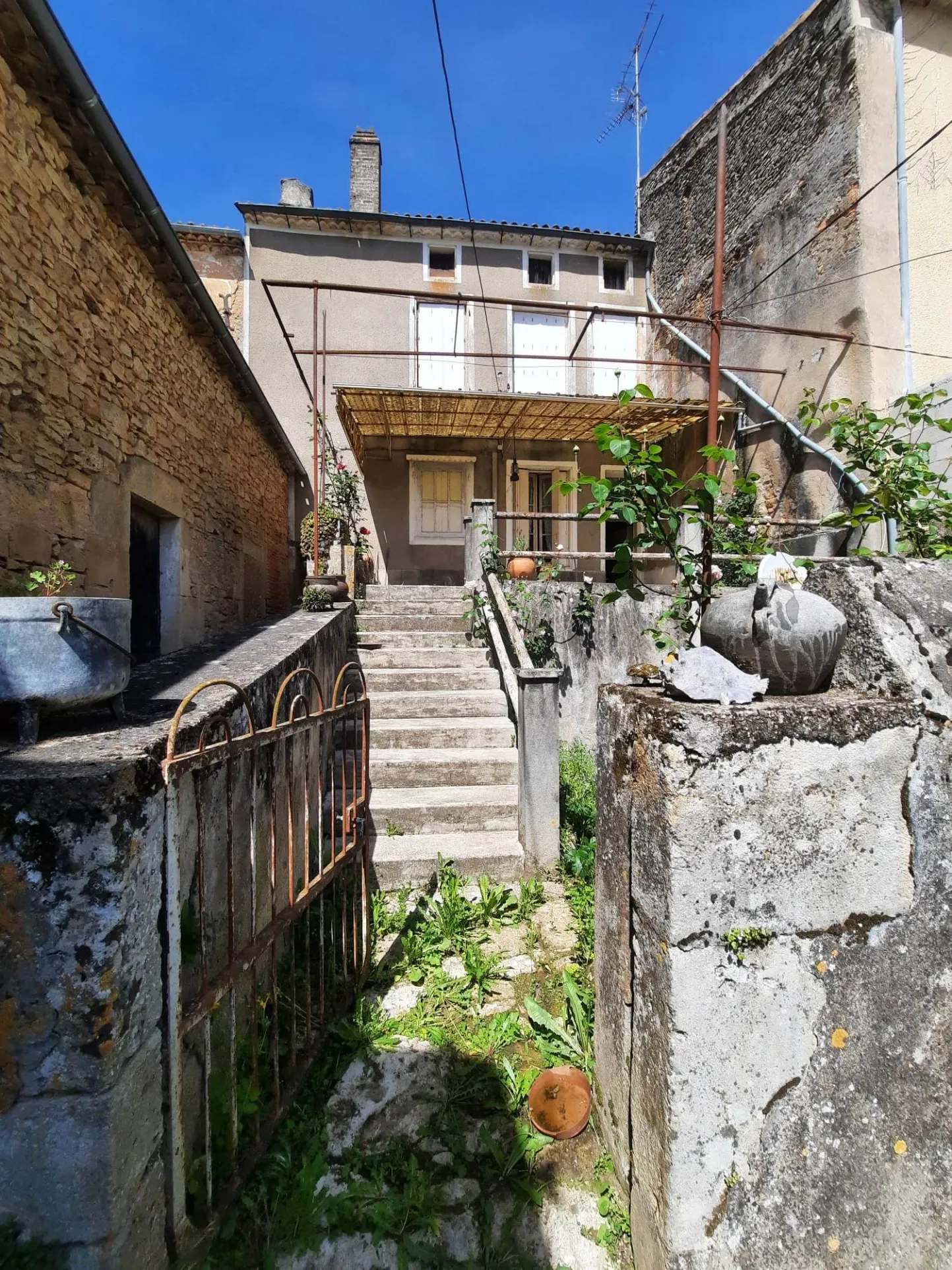 Maison de village à Lacapelle-Biron avec jardin 