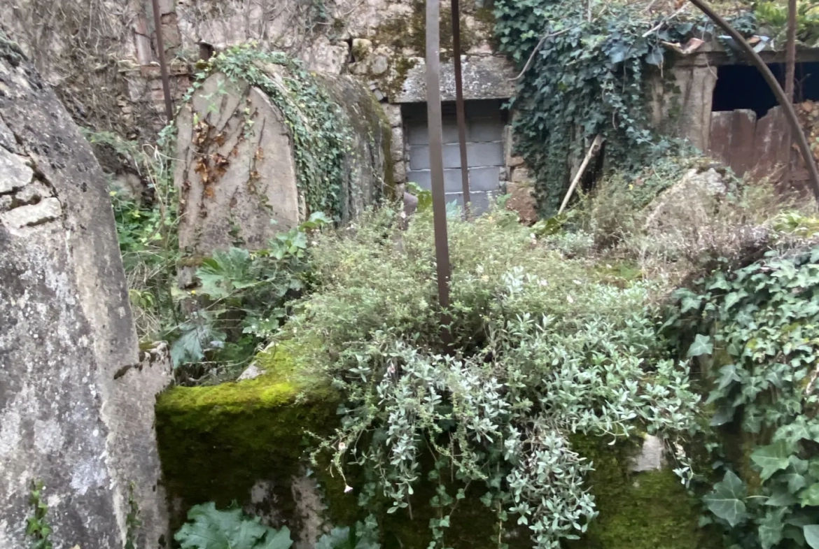 Maison de village à Lacapelle-Biron avec jardin 