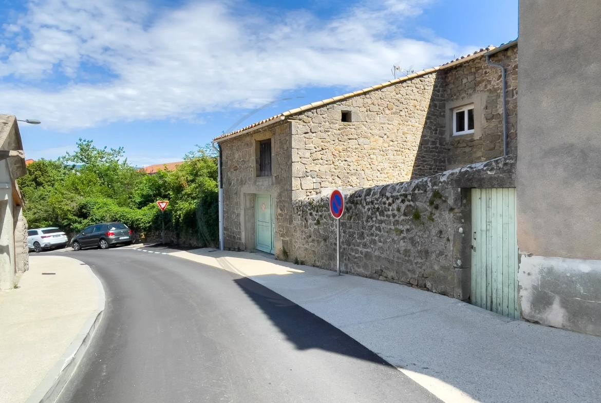 Tènement immobilier au centre de Vernoux-en-Vivarais 