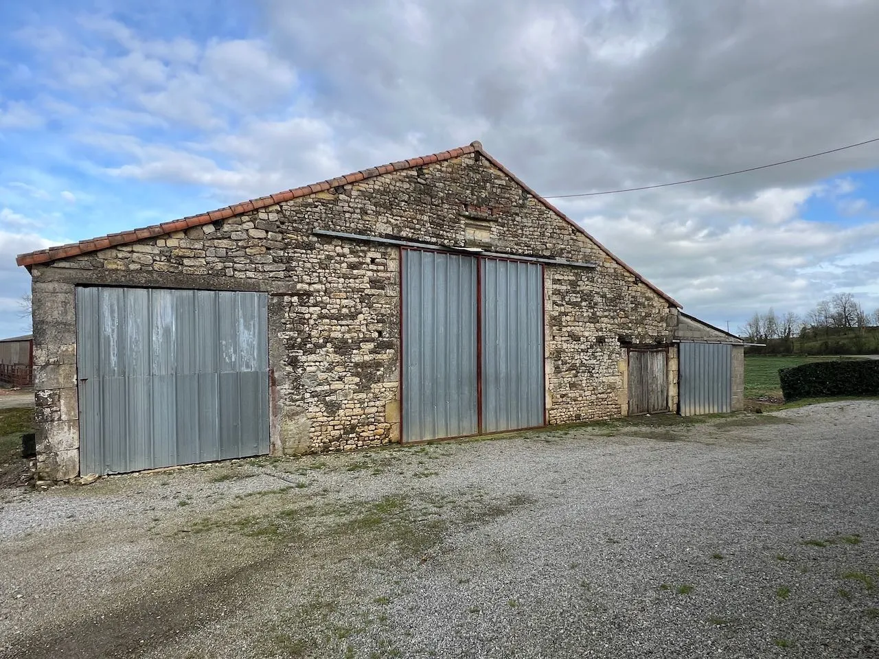 Corps de ferme avec deux maisons à Thouarsais bouildroux 