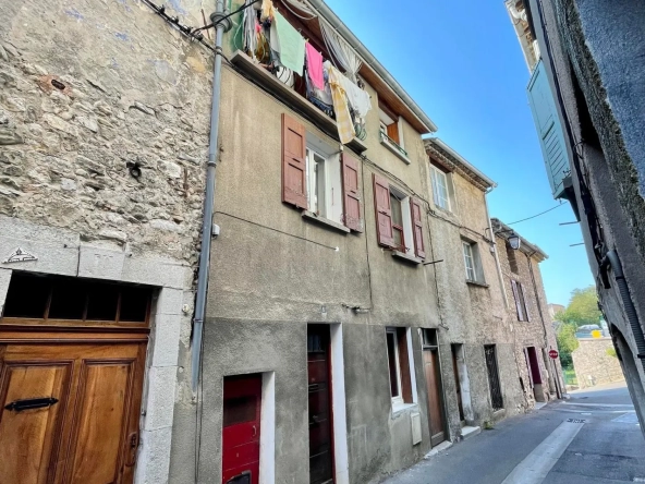 Maison de village de 74m2 en vente avec terrasse à Sisteron