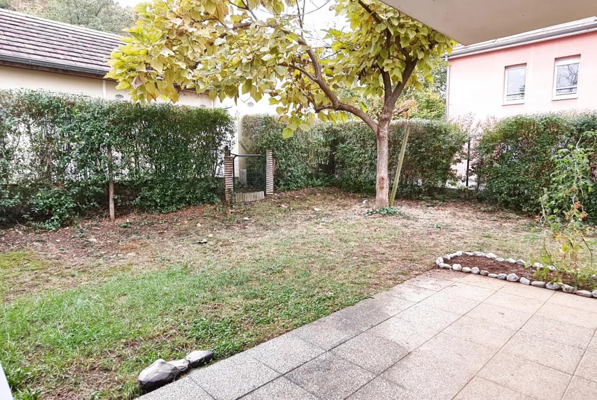 Appartement 2 pièces avec jardin privatif et garage à Wintzenheim 