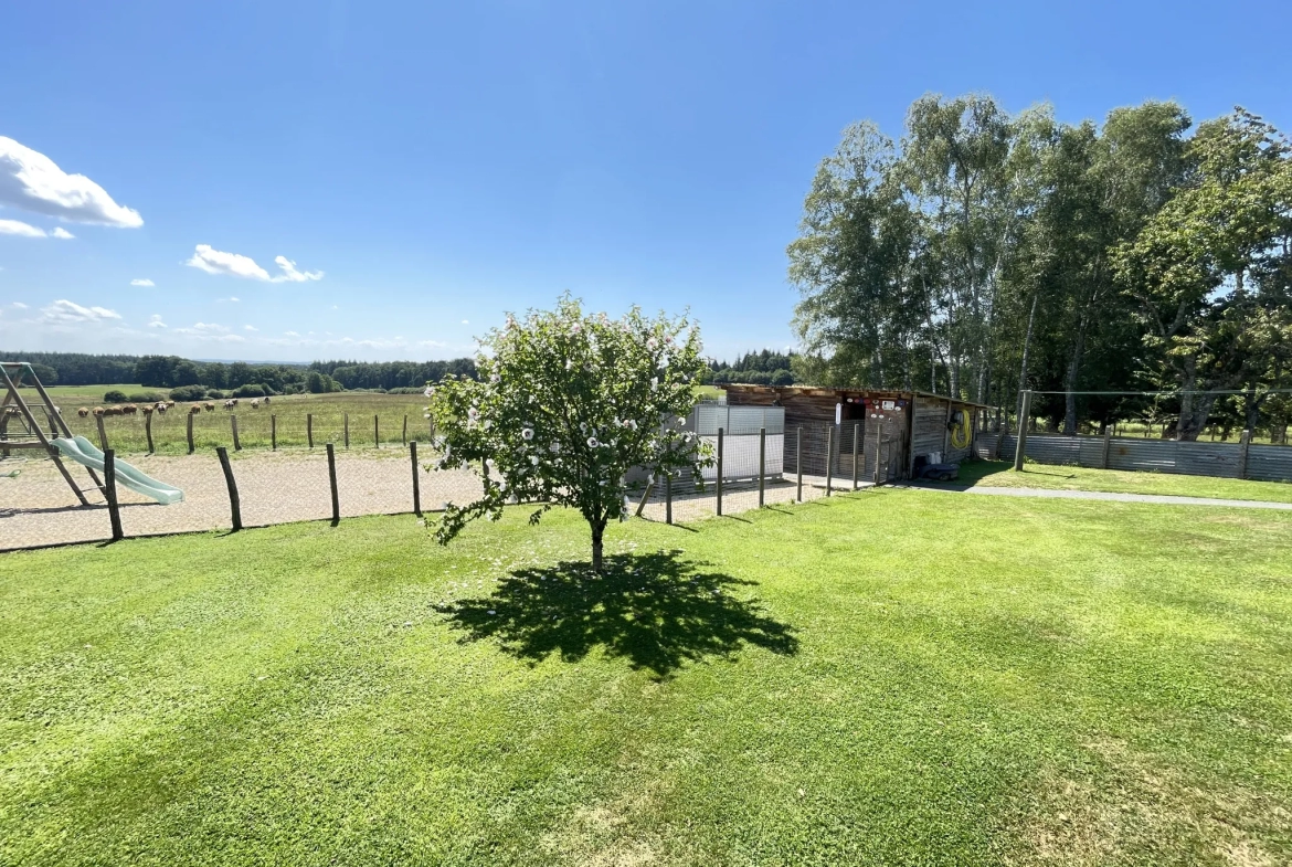 Maison contemporaine à St Privat - 3 chambres, double garage attenant 