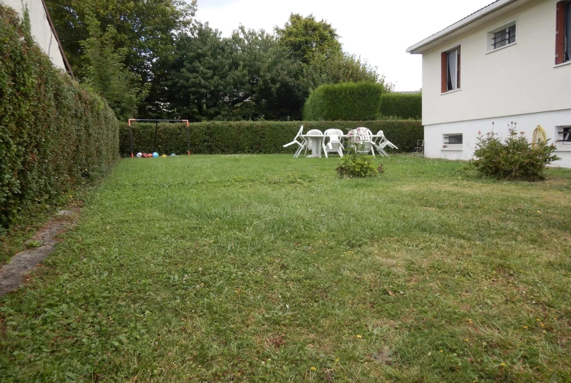 Maison individuelle avec jardin à Orgerus 