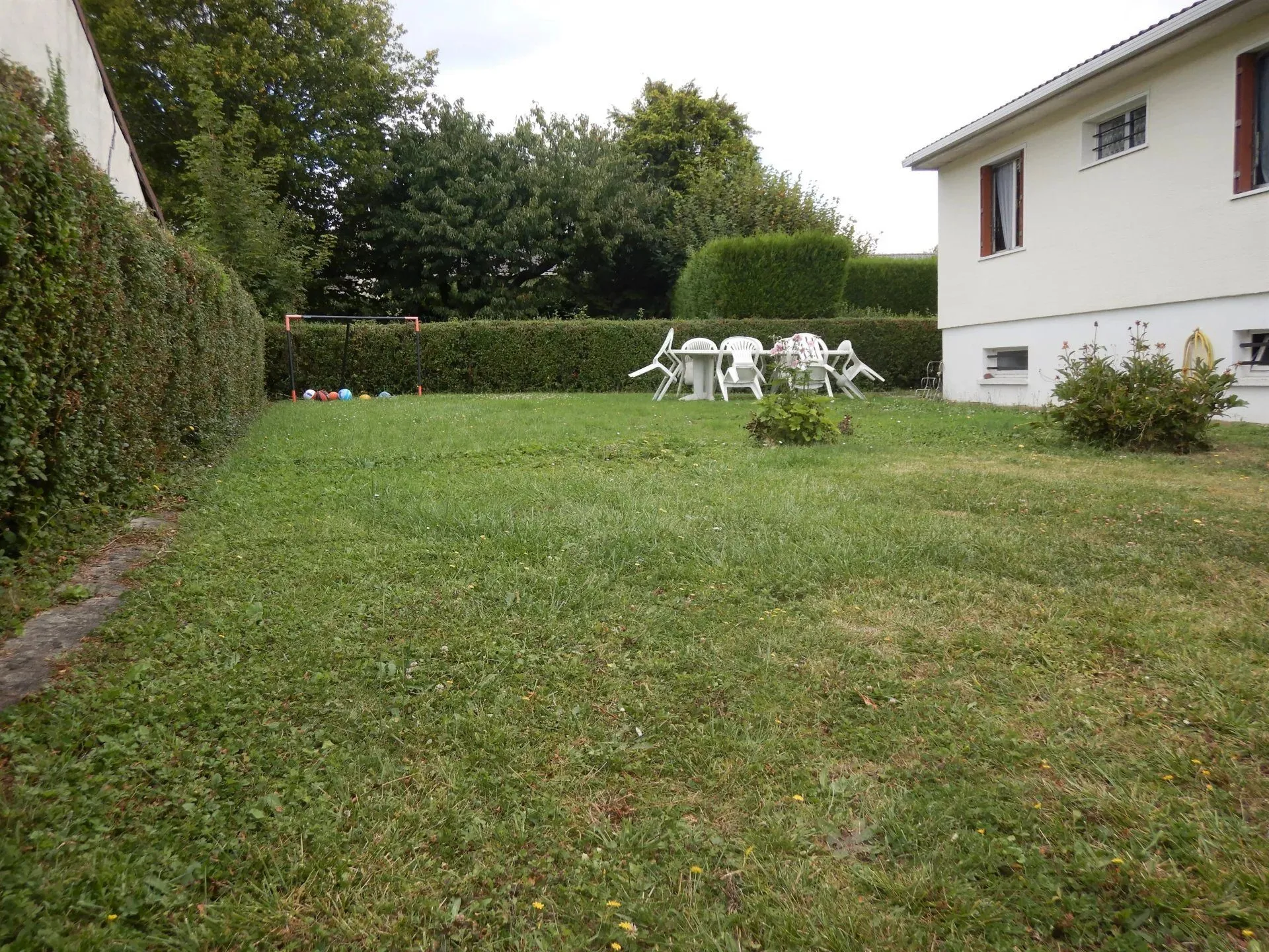 Maison individuelle avec jardin à Orgerus 