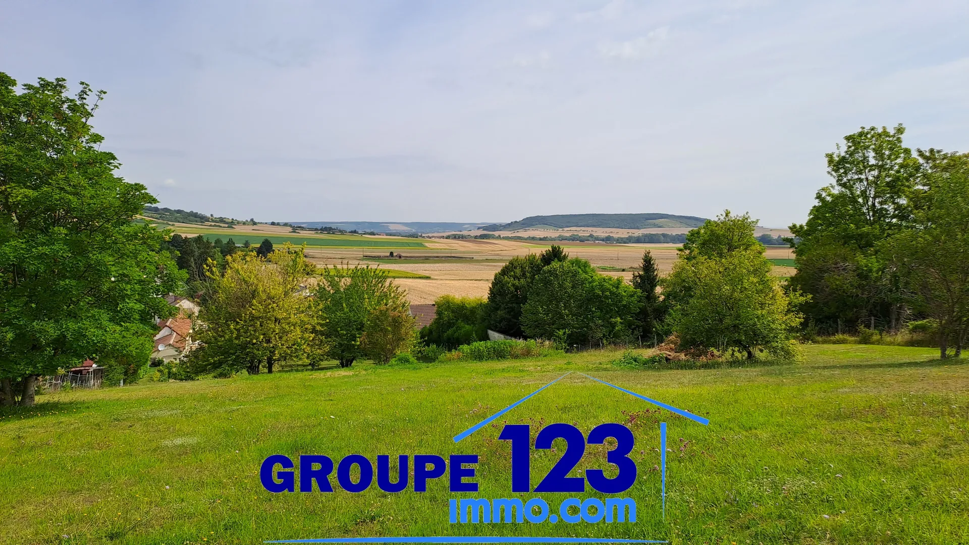 Belle longère à Montholon - Maison de 6 pièces avec vue imprenable et rénovation de qualité 