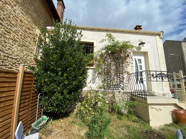 Maison de ville avec mezzanine à Thorigny-sur-Marne 