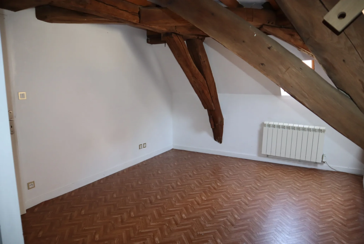 Appartement atypique en triplex à Autun 