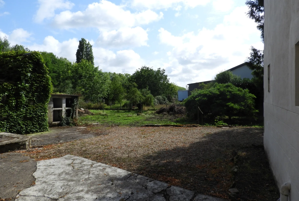 Belle Propriété à Proximité du Canal du Nivernais à Decize (Nièvre) 