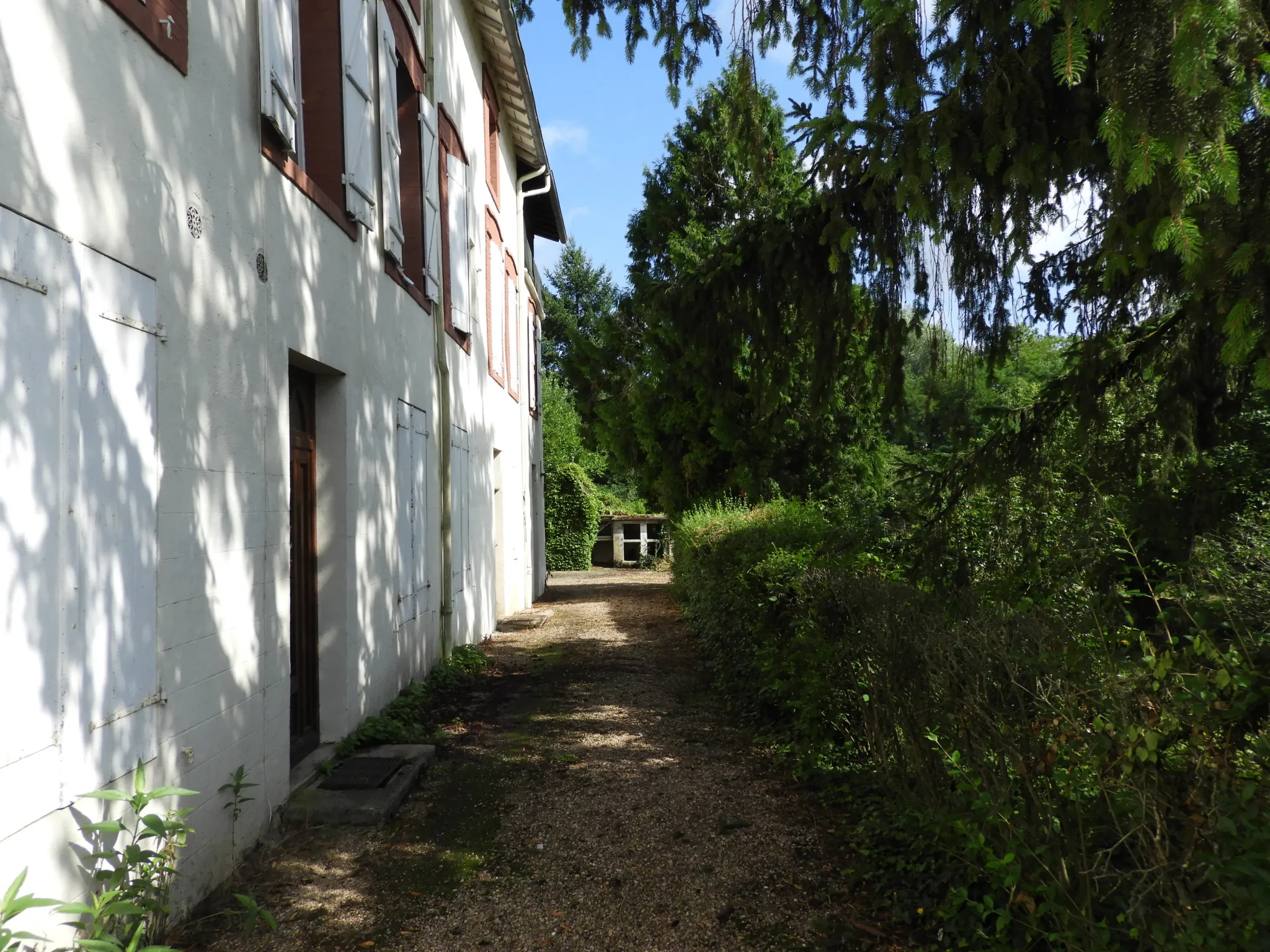 Belle Propriété à Proximité du Canal du Nivernais à Decize (Nièvre) 