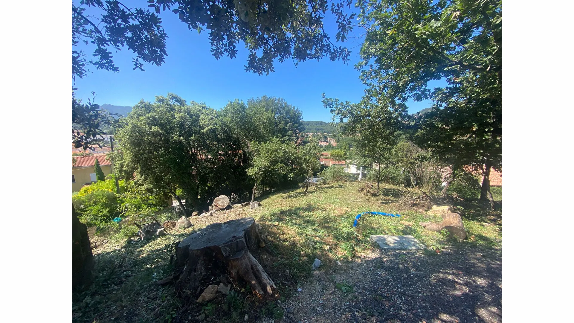 Terrain à bâtir avec vue dégagée à GARDANNE - 172 800 € 