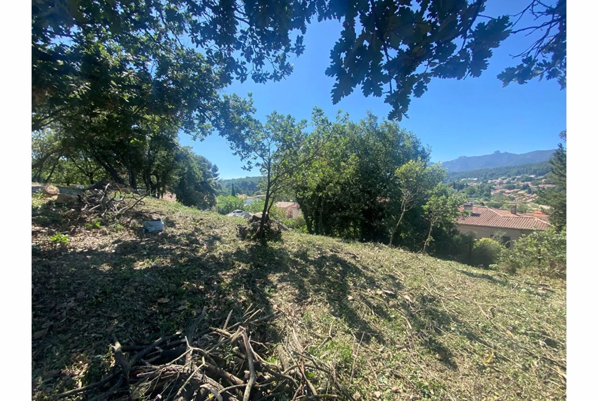 Terrain à bâtir avec vue dégagée à GARDANNE - 172 800 € 