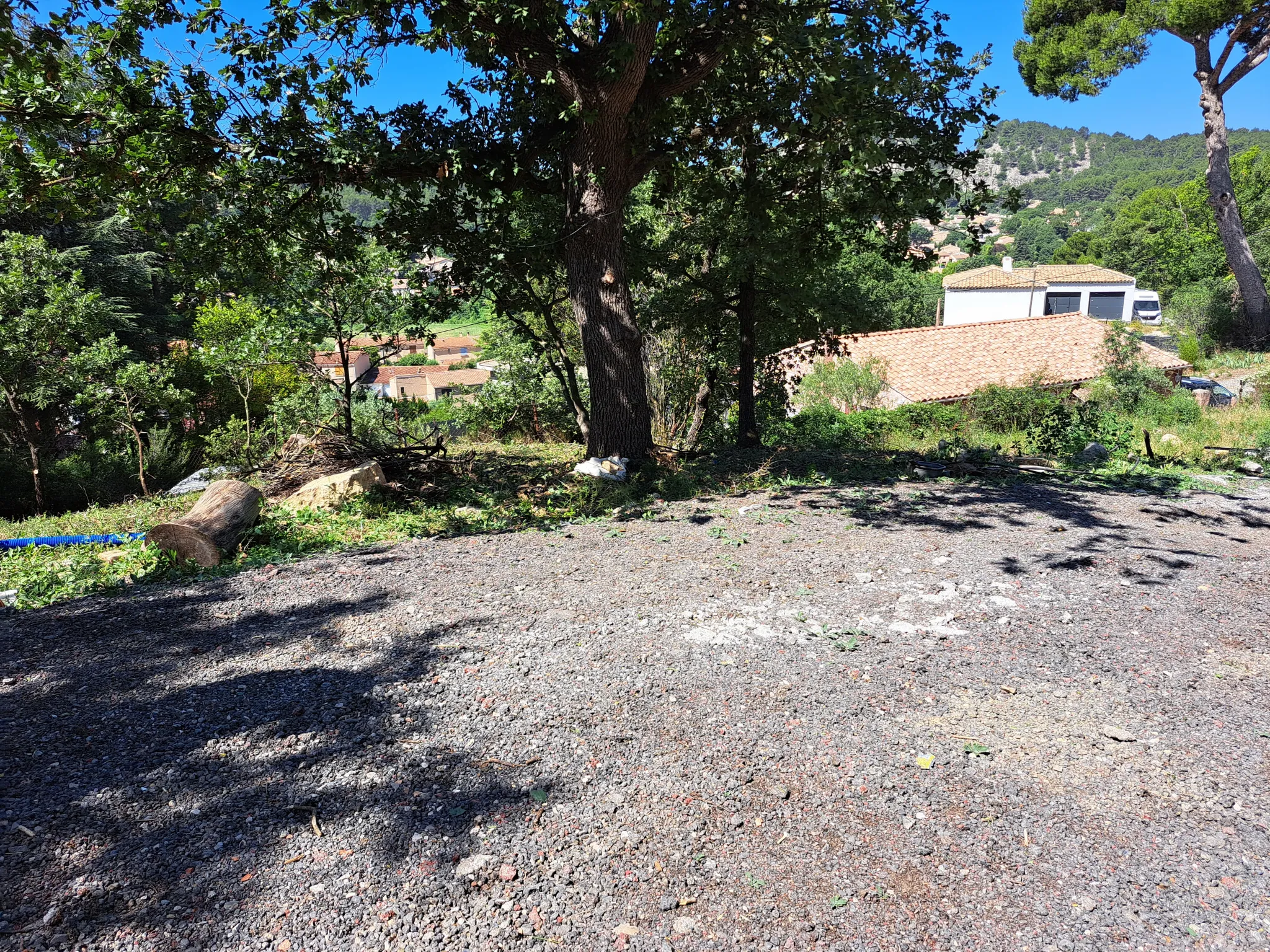 Terrain à bâtir avec vue dégagée à GARDANNE - 172 800 € 