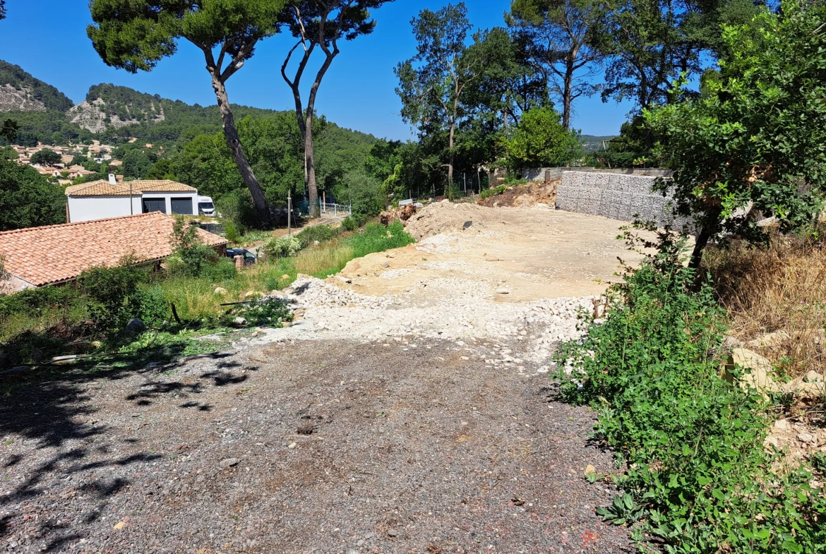 Terrain à bâtir avec vue dégagée à GARDANNE - 172 800 € 