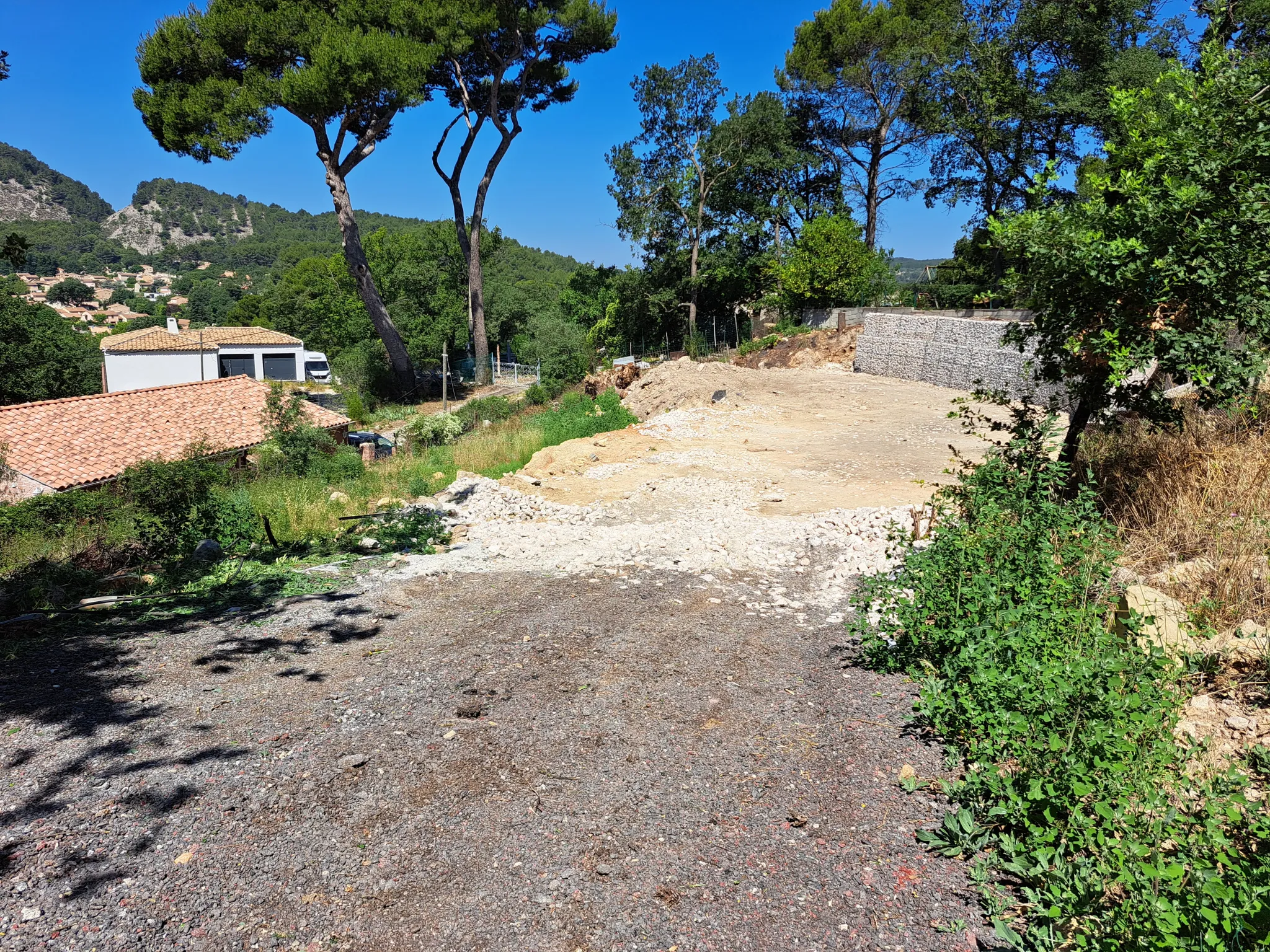 Terrain à bâtir avec vue dégagée à GARDANNE - 172 800 € 