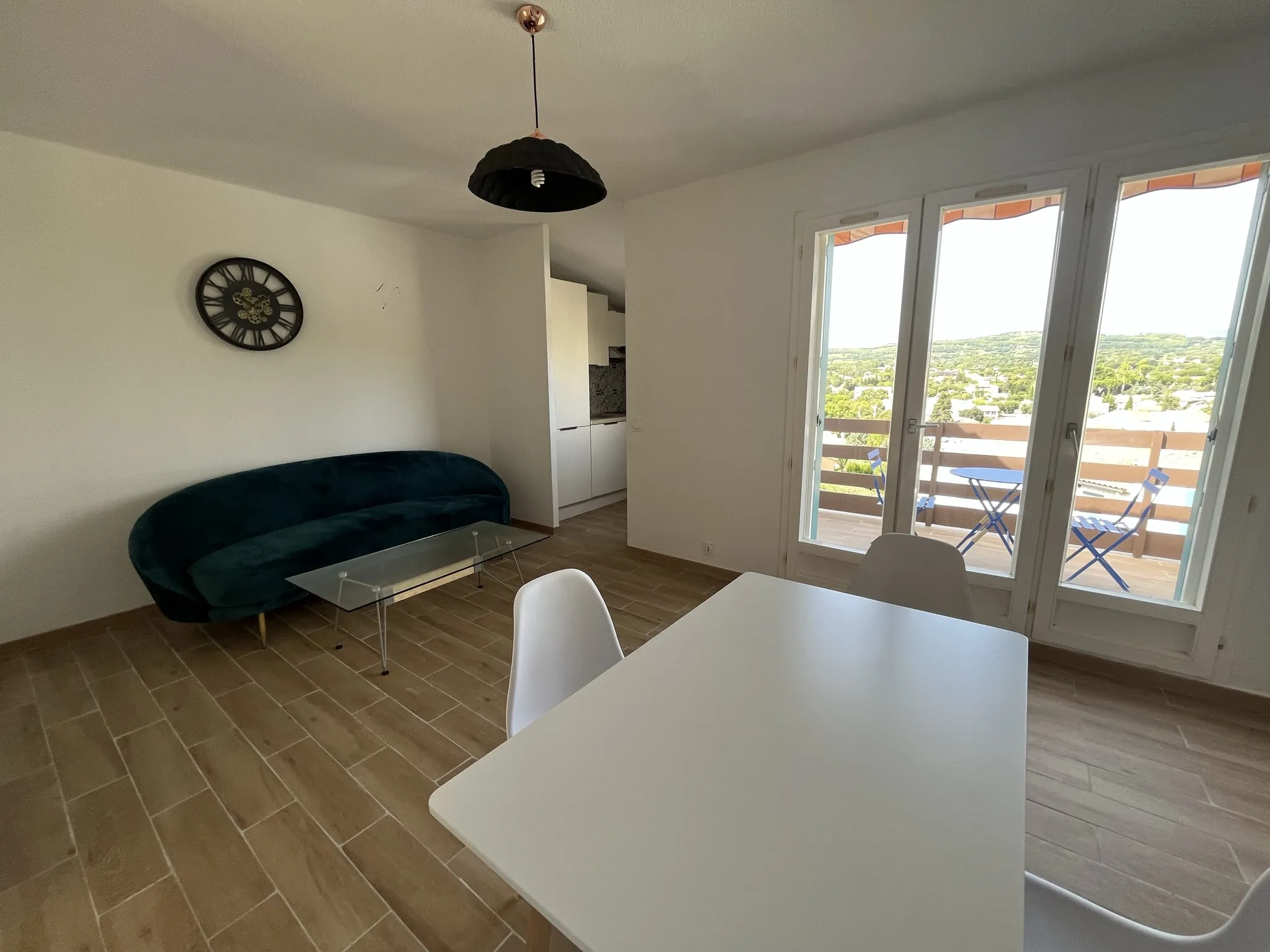 Appartement de 29m2 avec Terrasse et Vue Panoramique à Vaison 